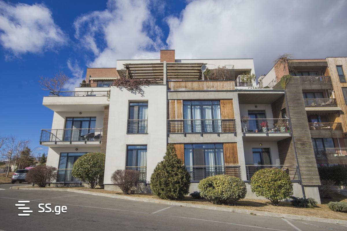 4 Room Flat For Rent. Lisi Lake view 1