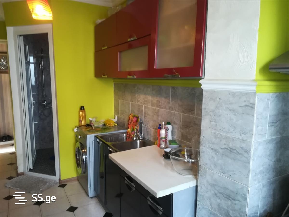 2 Room Flat Daily Rent. Poti view 8