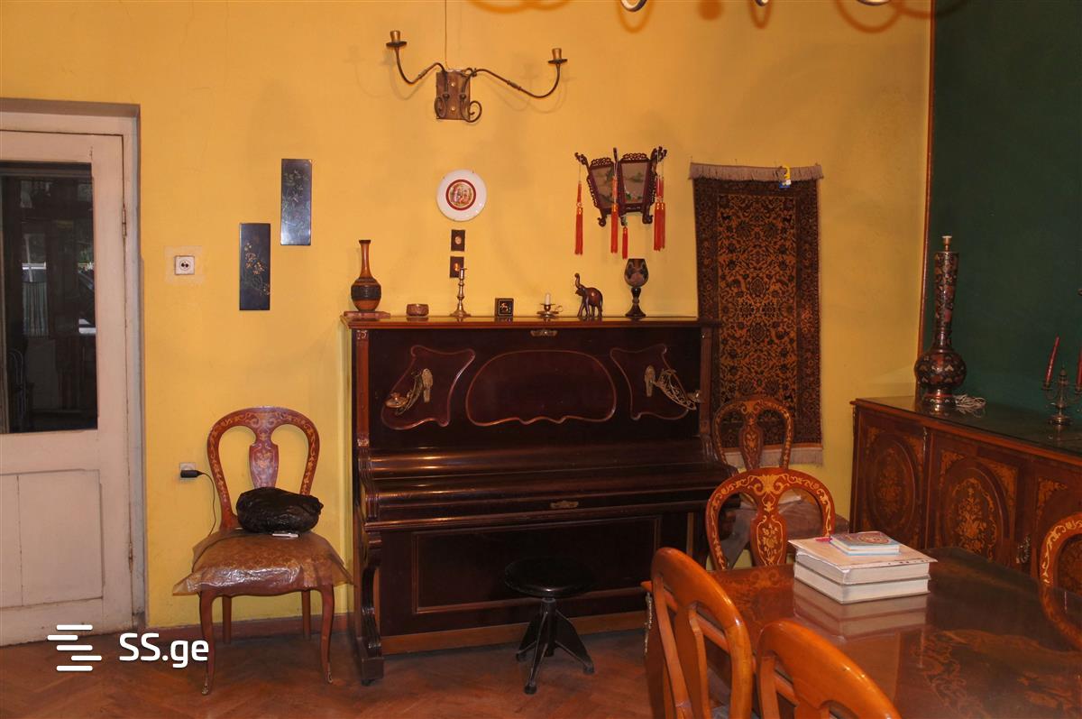 3 Room Flat For Sale view 5