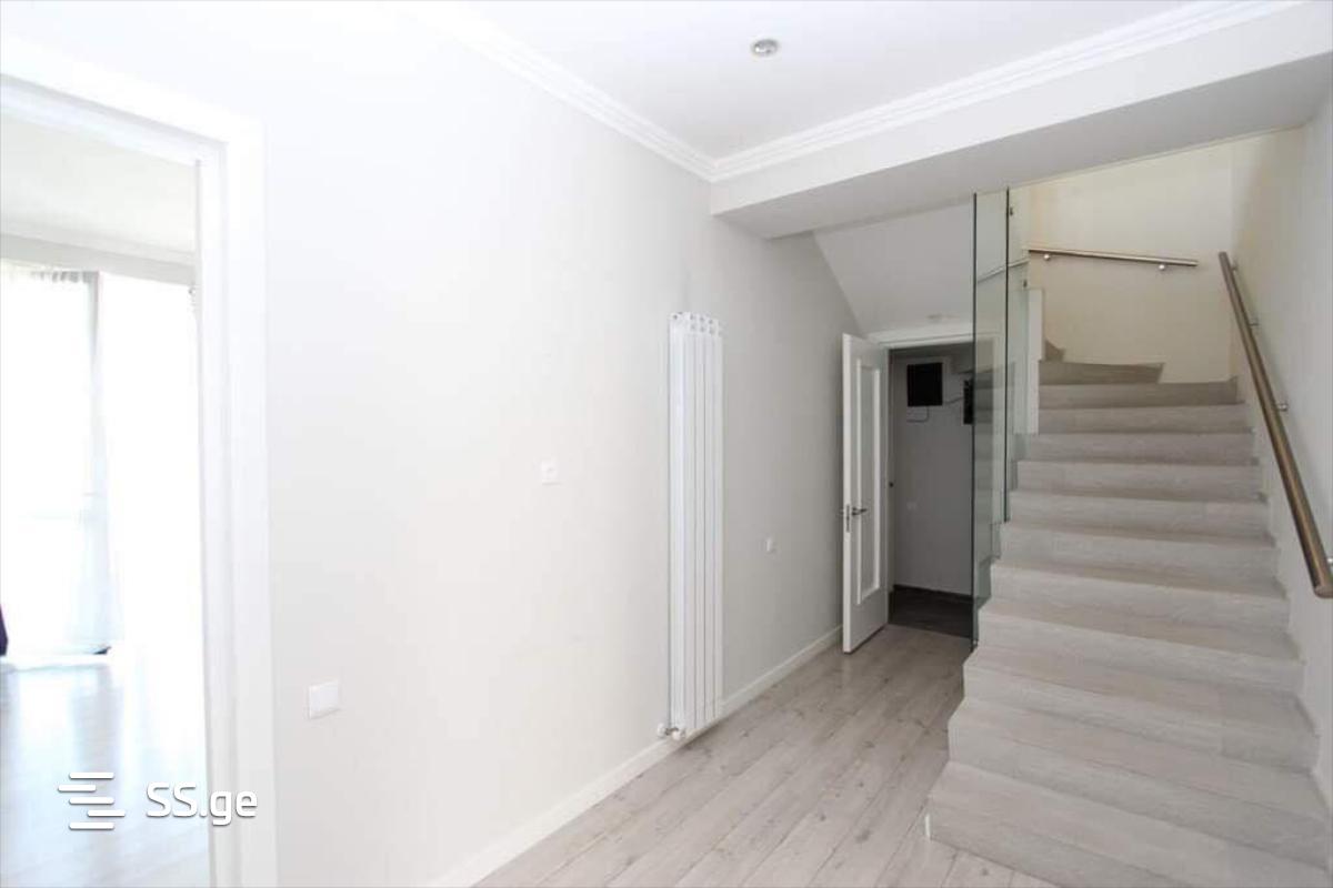 4 Room Flat For Rent. Vake view 10