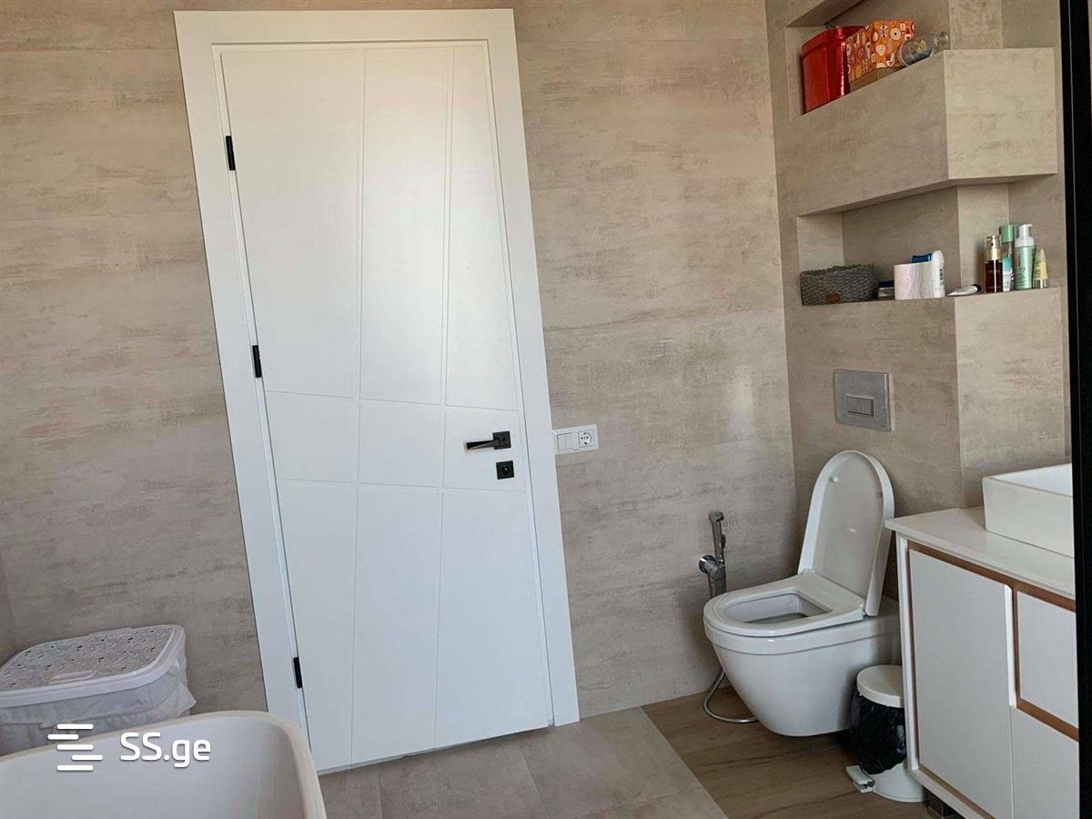 8 Room Private House For Sale view 9