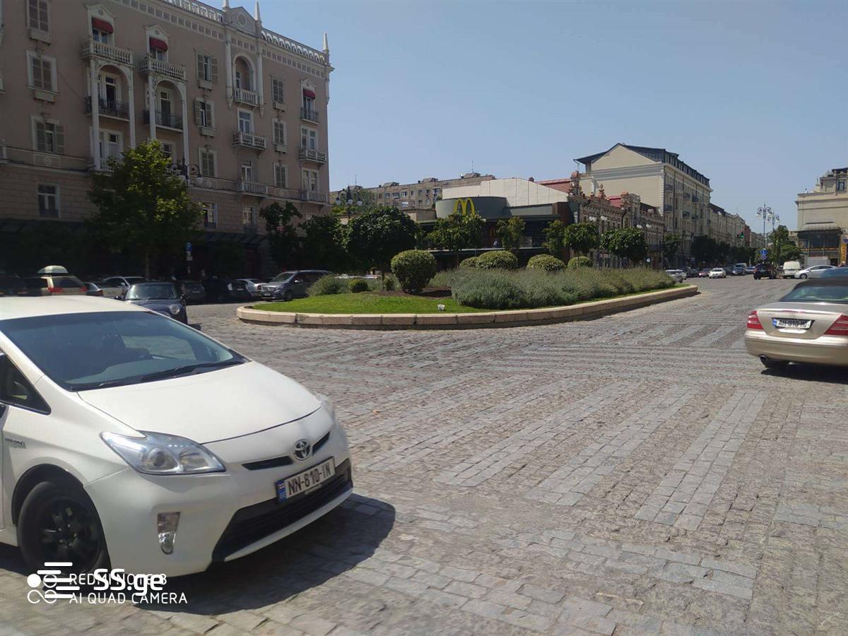 Commercial Real Estate For Rent. Chugureti view 1