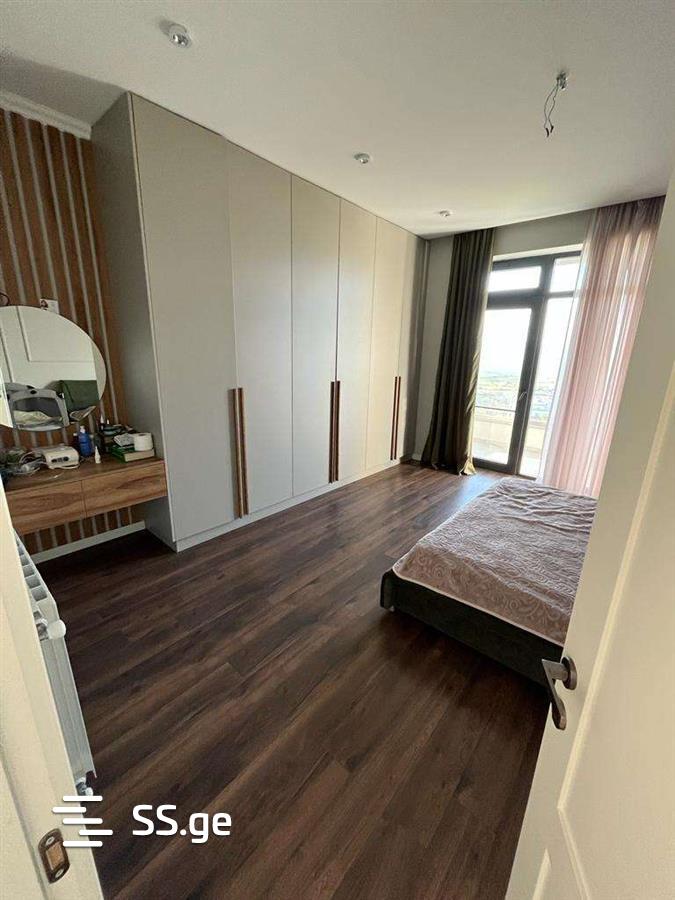 6 Room Private House For Sale view 3