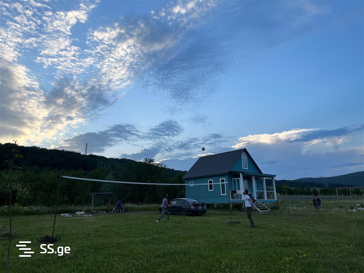 3 Room Summer Cottage Daily Rent. Tianeti view 5