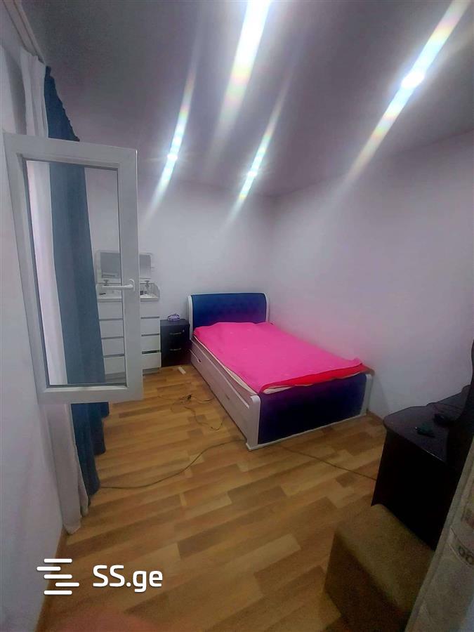 8 Room Private House For Sale view 9