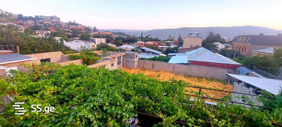8 Room Private House For Sale view 4
