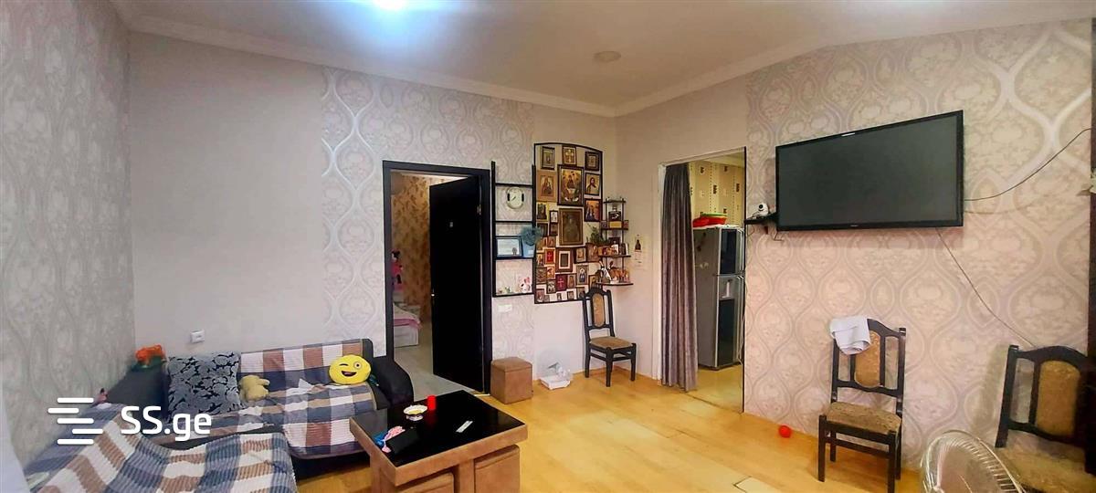 8 Room Private House For Sale view 5