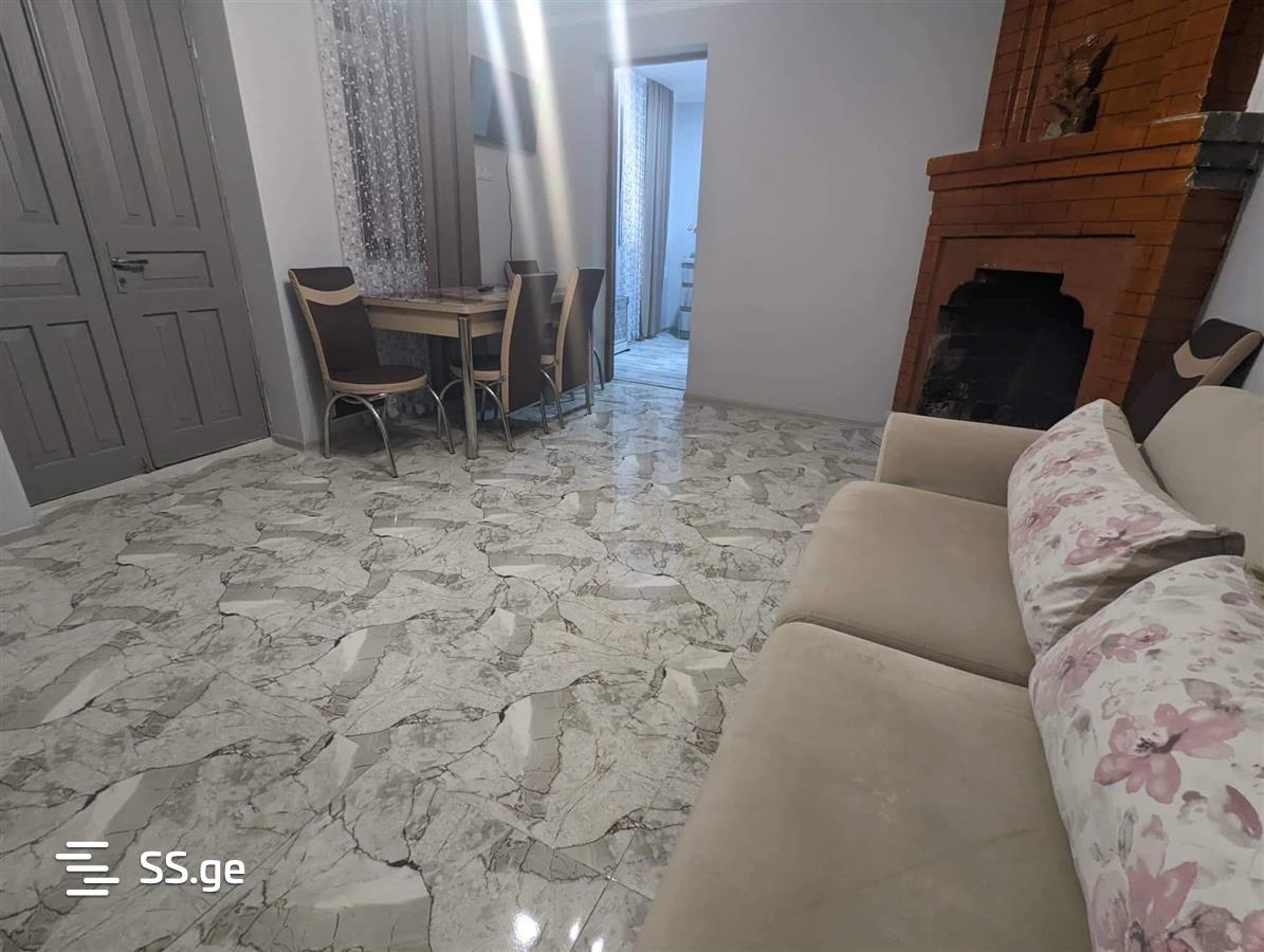 3 Room Private House Daily Rent. Zugdidi view 8