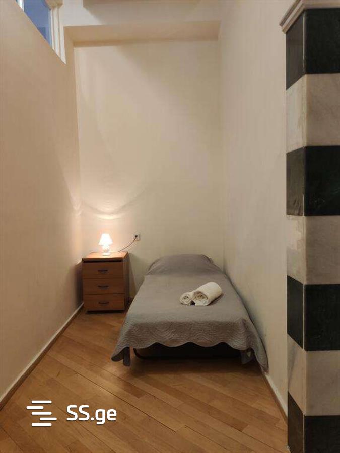 4 room Flat For Rent. Sololaki - Meer