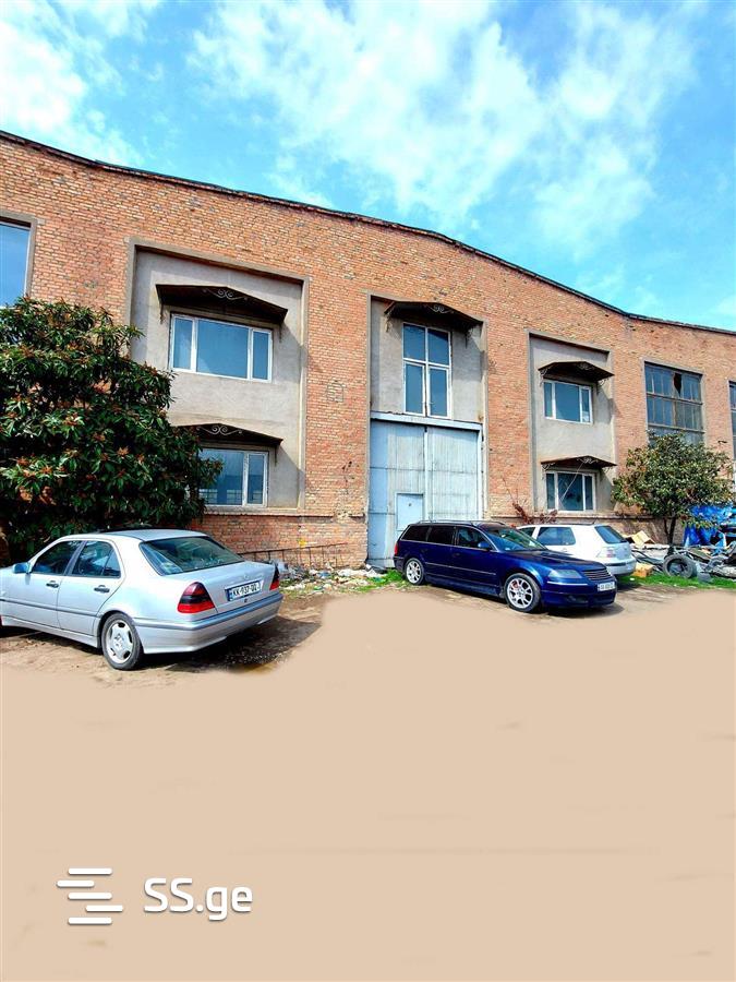 Store-Industrial Property For Rent. Isani view 1