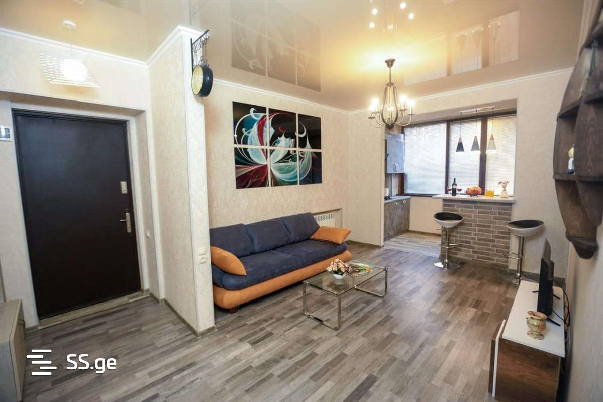 3 Room Flat Daily Rent. Chugureti view 1