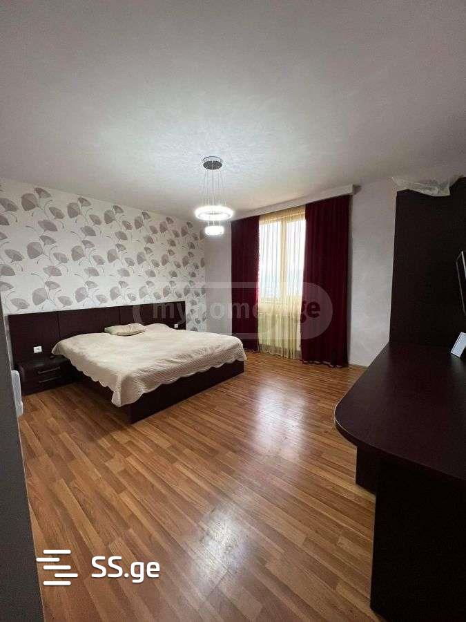 7 Room Private House For Sale view 6
