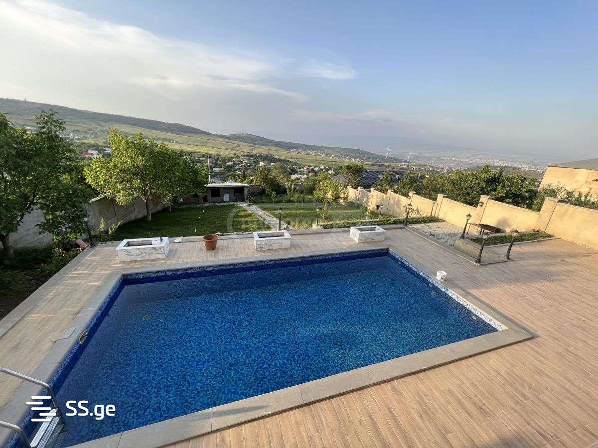 7 Room Private House For Sale view 1