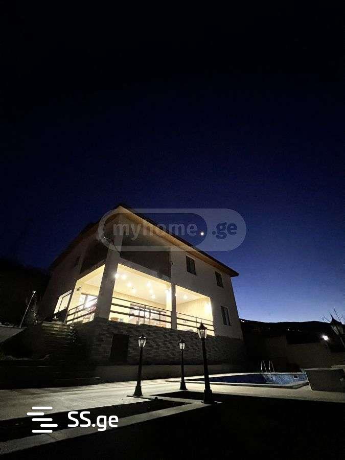 7 Room Private House For Sale view 2