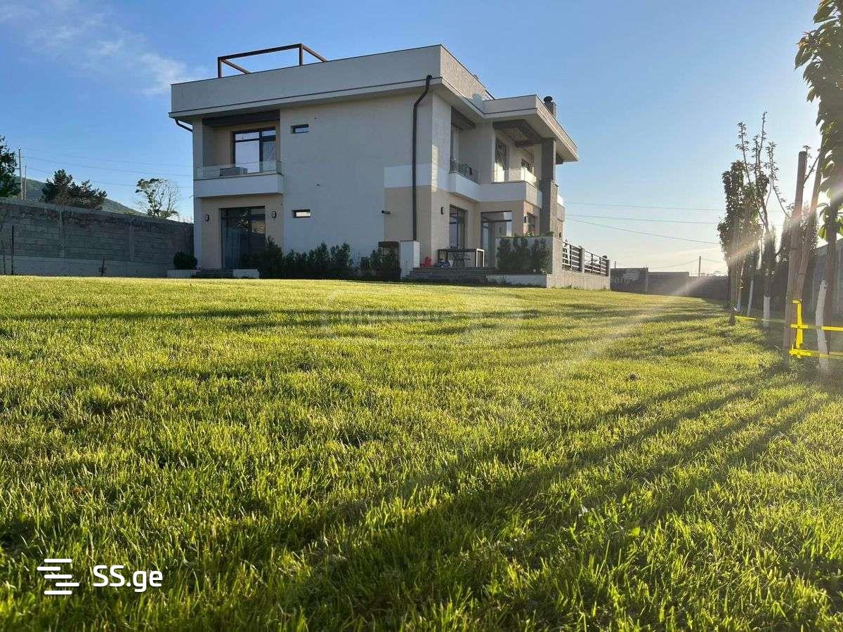 6 Room Private House For Sale view 1