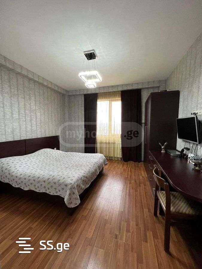 7 Room Private House For Sale view 11