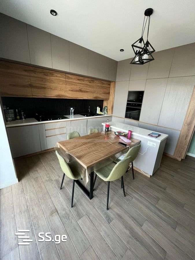 6 Room Private House For Sale view 9