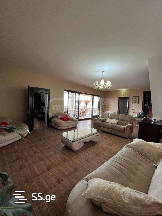 7 Room Private House For Sale view 5