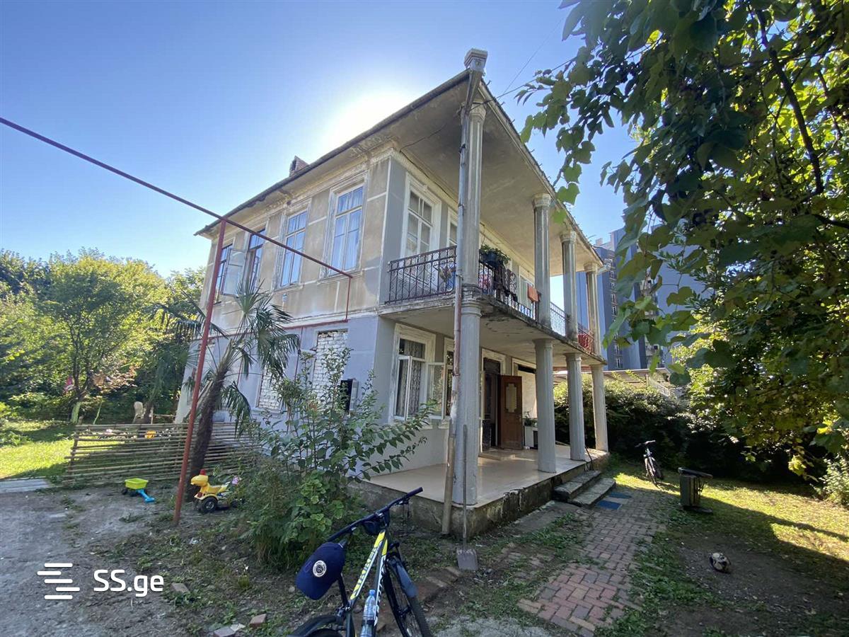 7 Room Private House For Sale view 3
