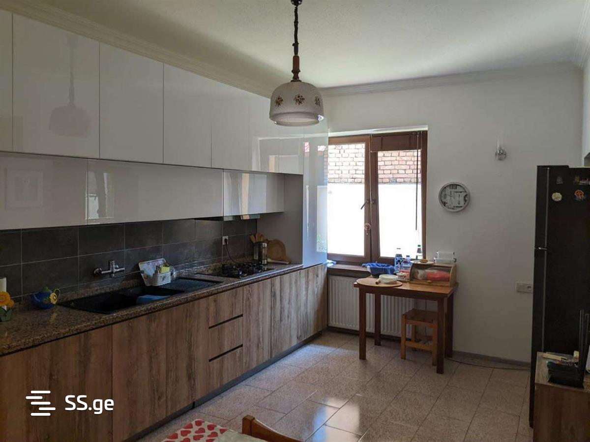 7 Room Private House For Sale view 9