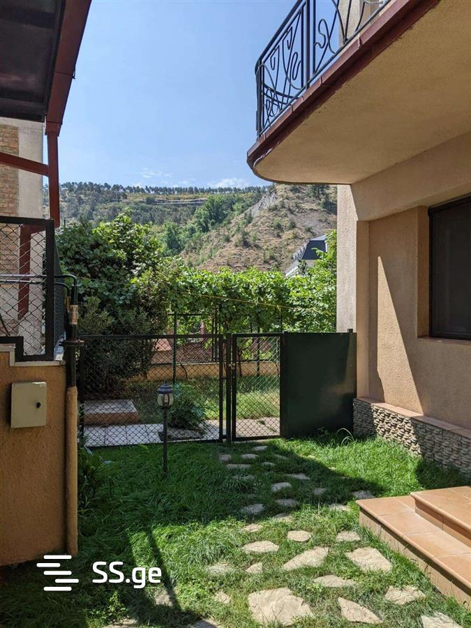 7 Room Private House For Sale view 1