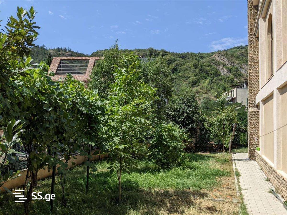 7 Room Private House For Sale view 12