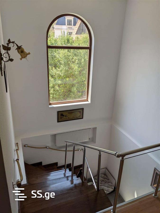 7 Room Private House For Sale view 5
