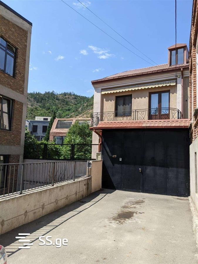 7 Room Private House For Sale view 2
