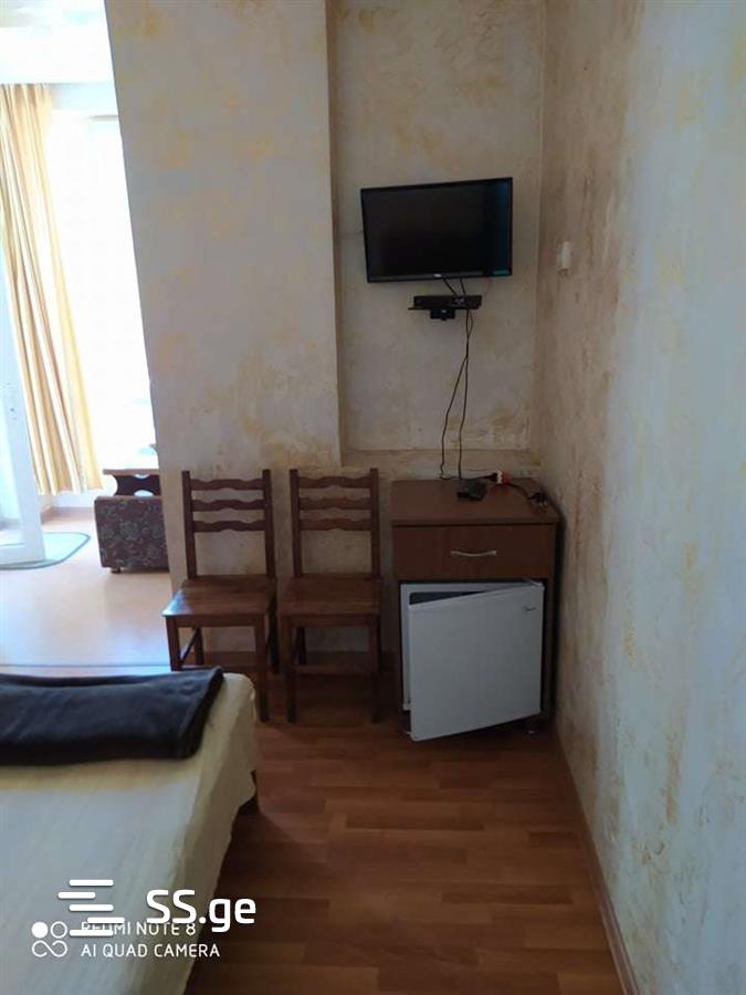 2 Room Flat Daily Rent. Ureki view 6