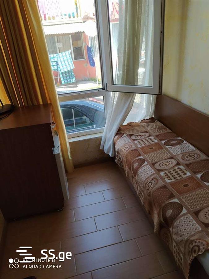 2 Room Flat Daily Rent. Ureki view 9