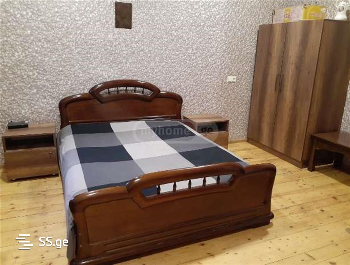 1 Room Flat Daily Rent. Chugureti view 4