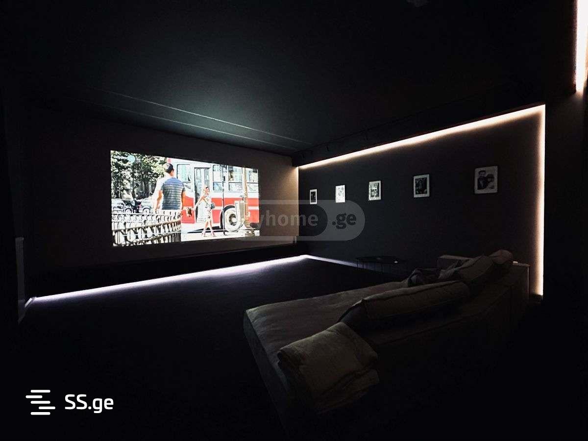 8 Room Private House For Sale view 7