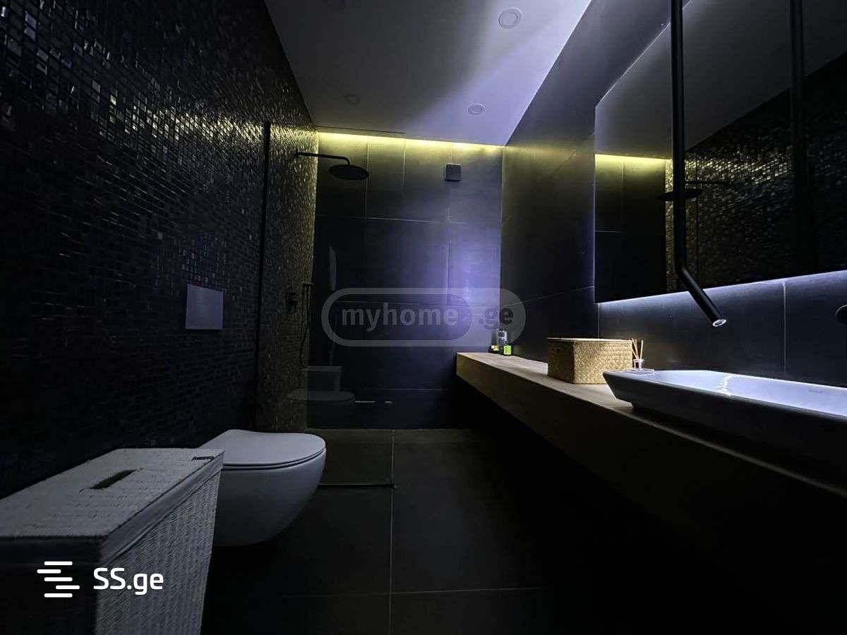 8 Room Private House For Sale view 6