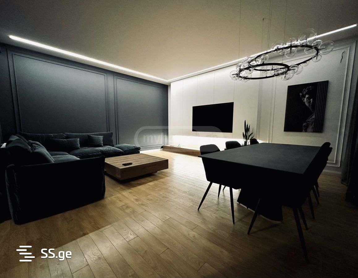 8 Room Private House For Sale view 11