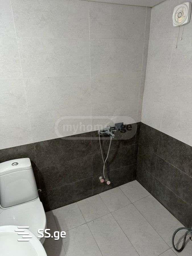 6 Room Private House For Sale view 4