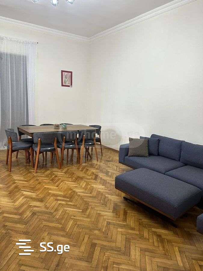 6 Room Private House For Sale view 3