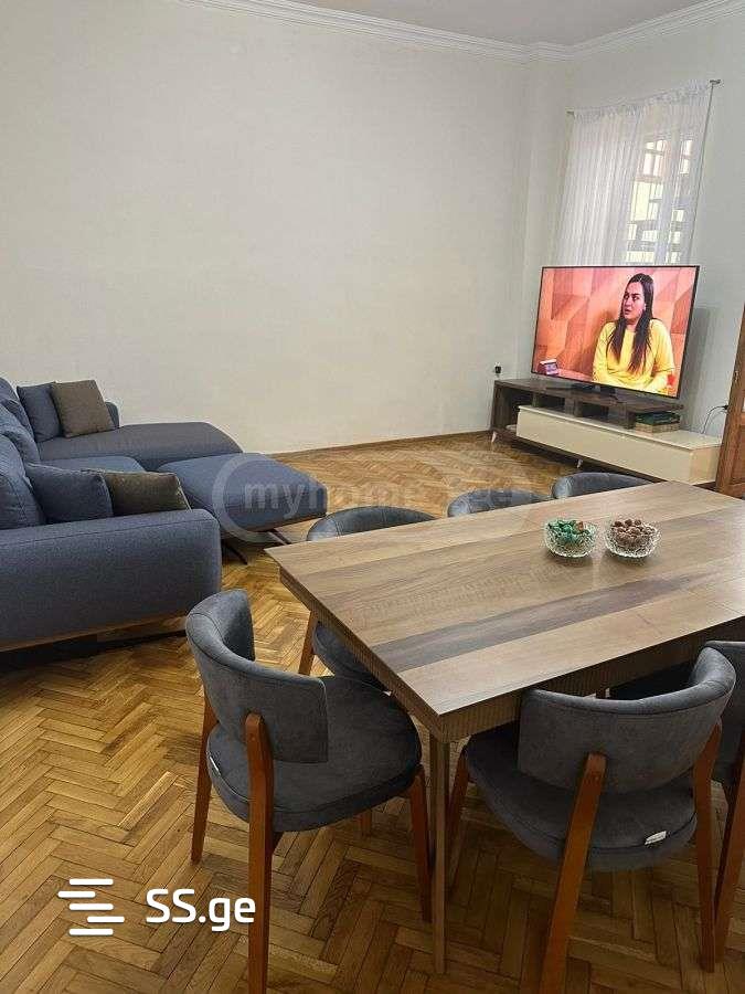 6 Room Private House For Sale view 2
