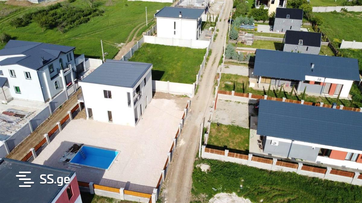 6 Room Summer Cottage For Sale, 1 of 4