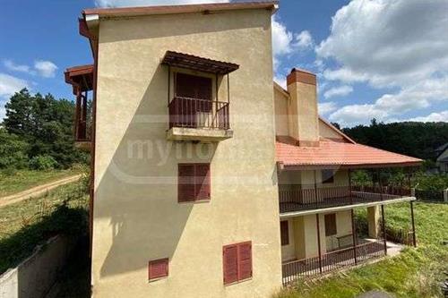 8 room Private House for sale.  Kiketi
