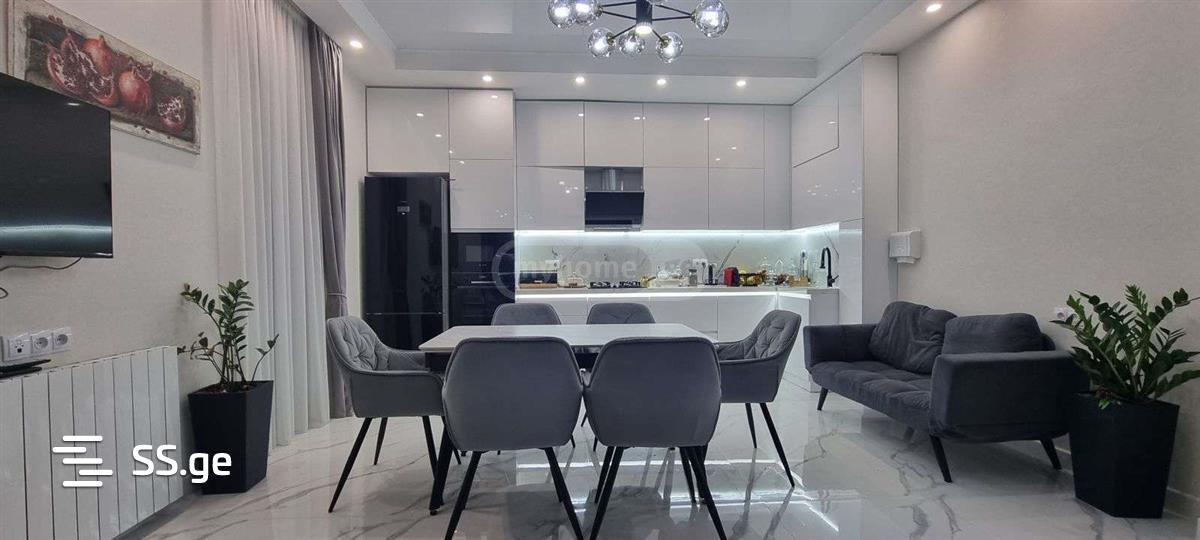 7 Room Private House For Sale view 3