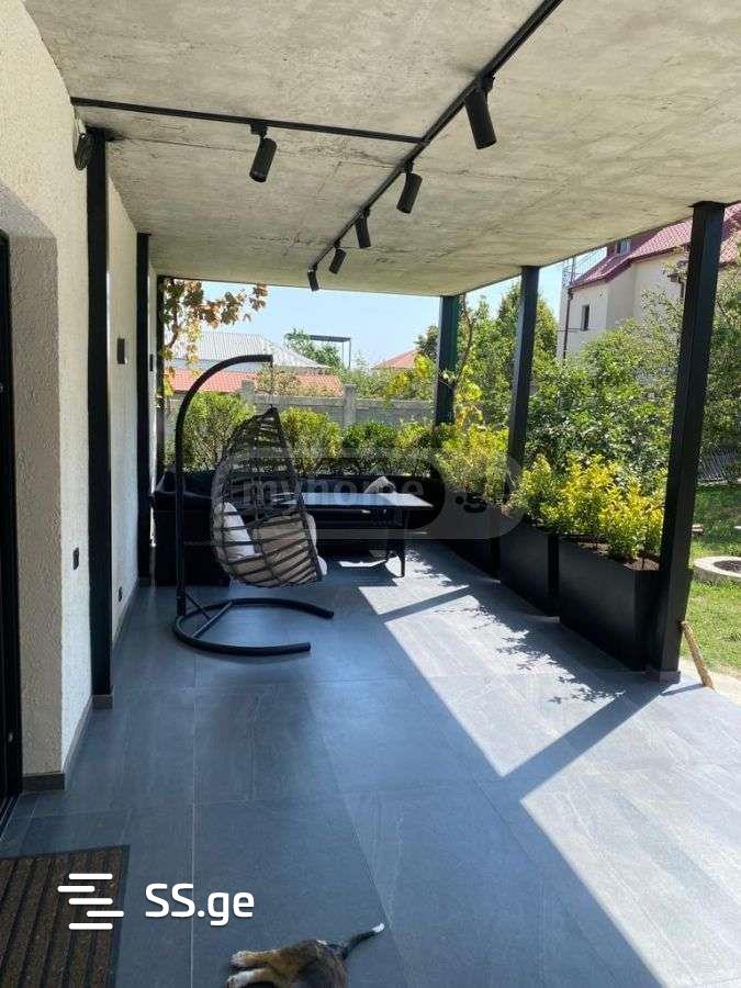 7 Room Private House For Sale view 2