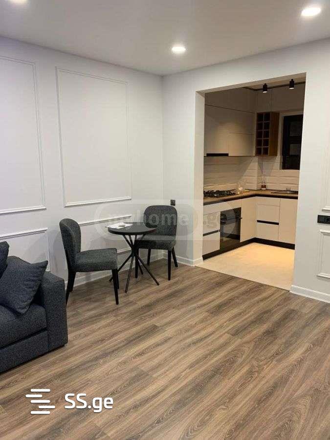 7 Room Private House For Sale view 3