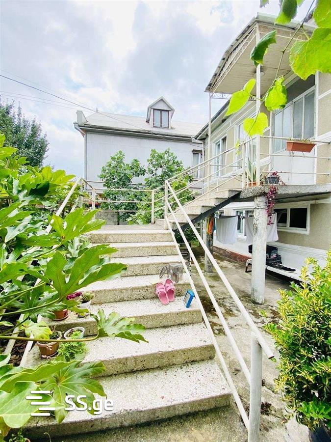 8 Room Private House For Sale view 7