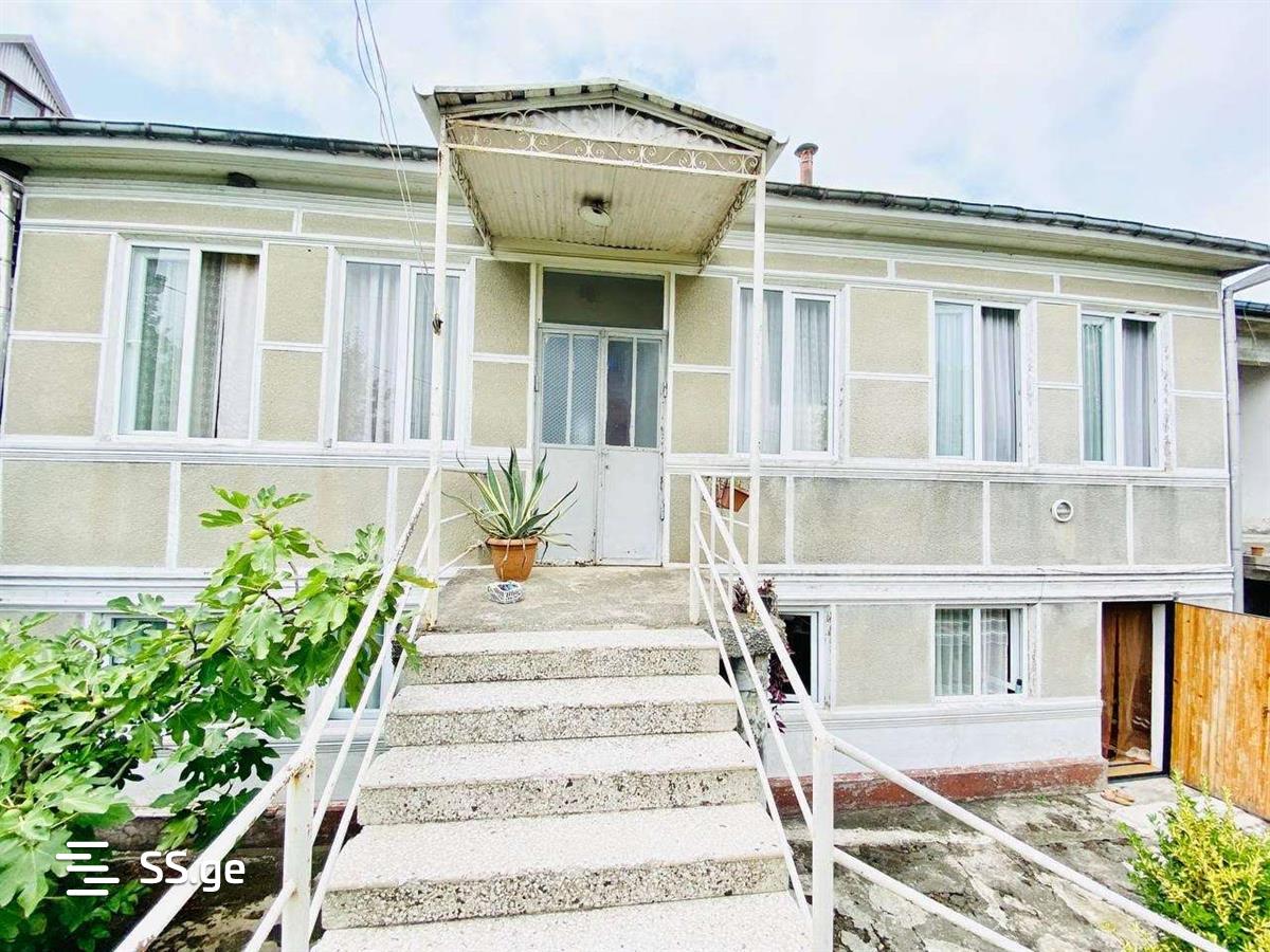 8 Room Private House For Sale view 9