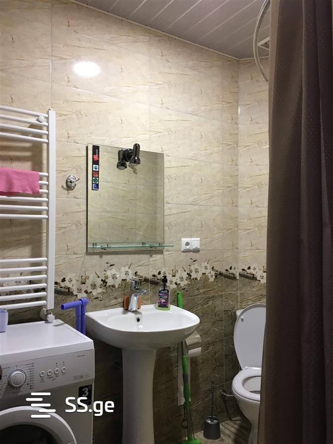 2 Room Flat Daily Rent. Digomi view 4