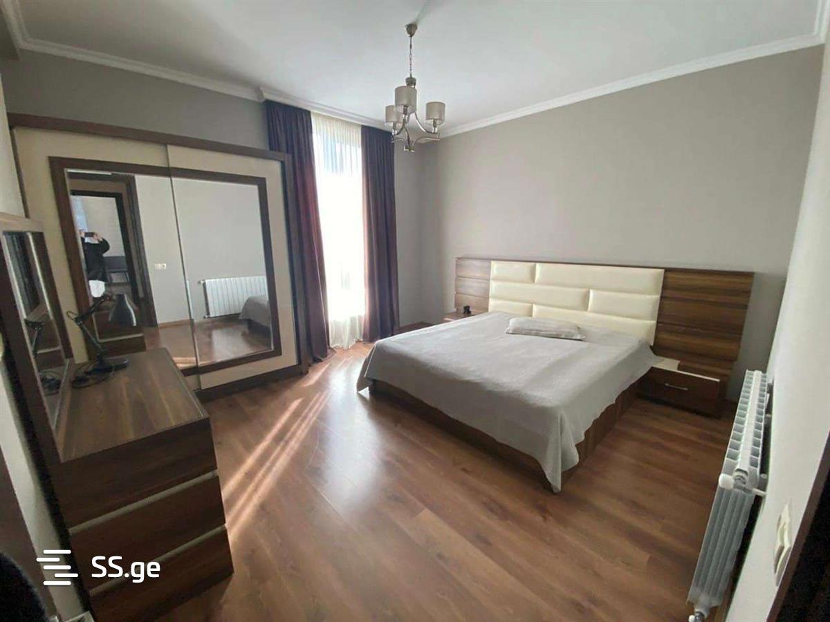7 Room Private House For Sale view 5