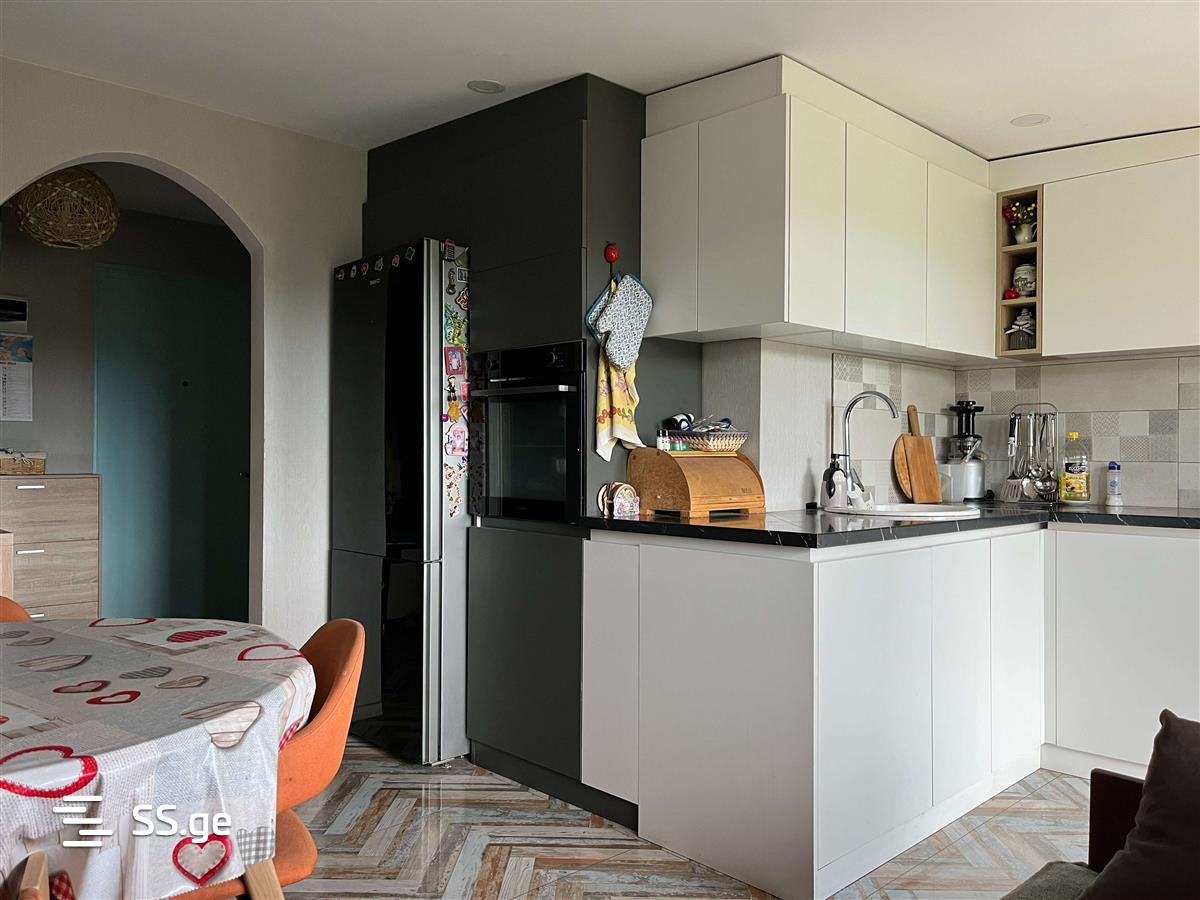 5 Room Flat For Sale view 3