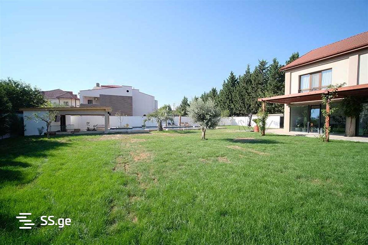 8 Room Private House For Sale view 7