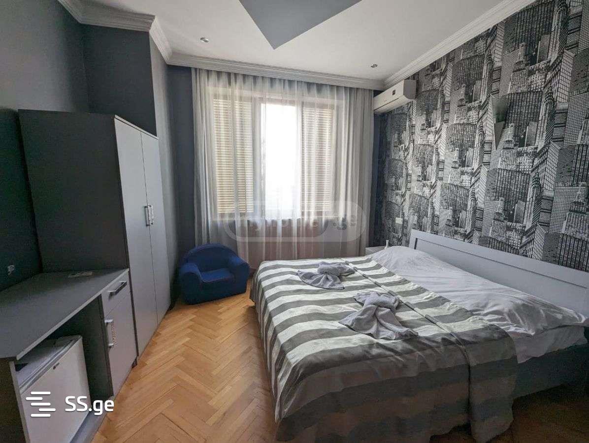 8 Room Private House For Sale view 3