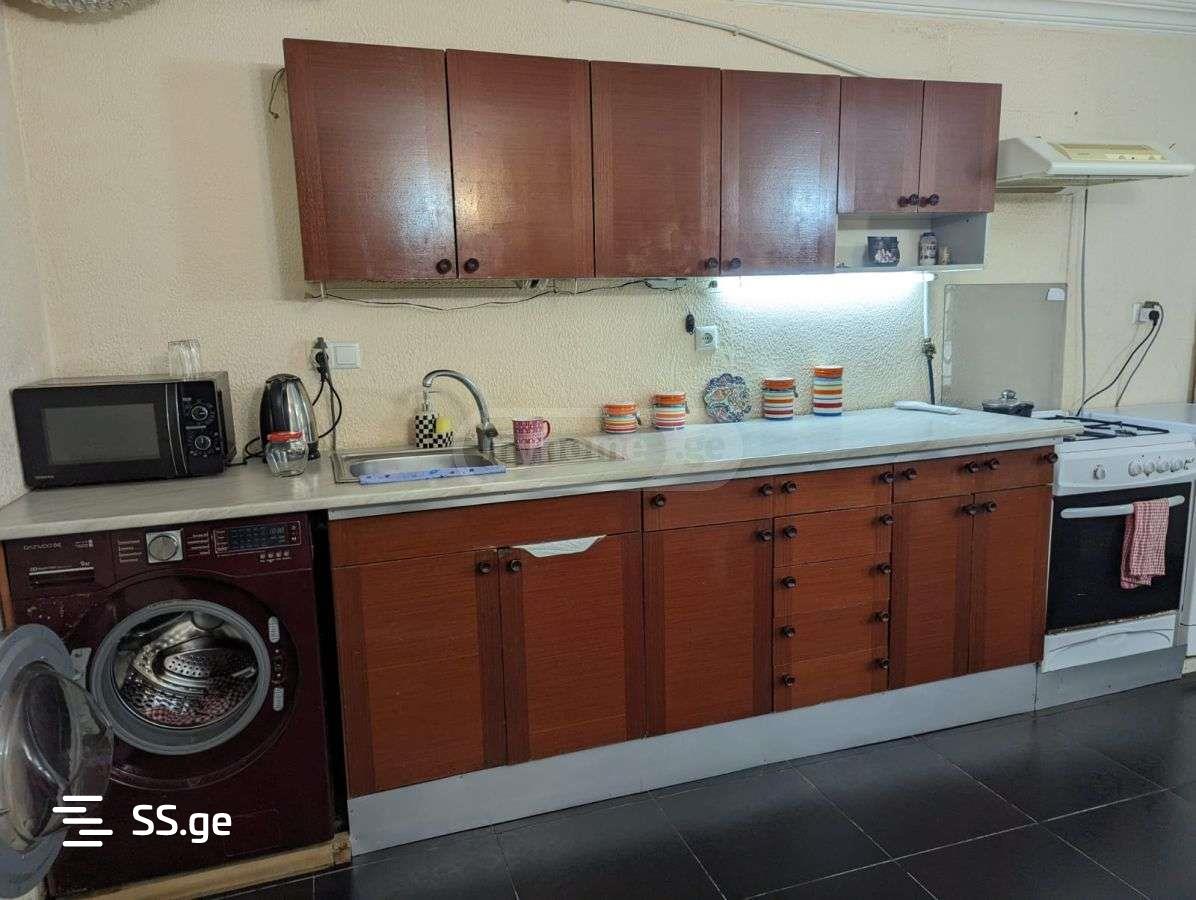 8 Room Private House For Sale view 11